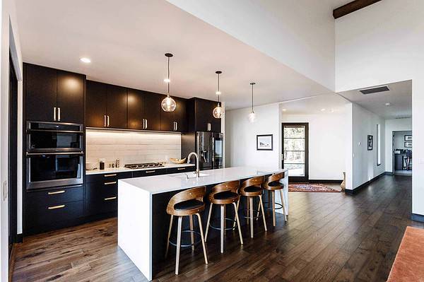 Truoba Class 115 black kitchen